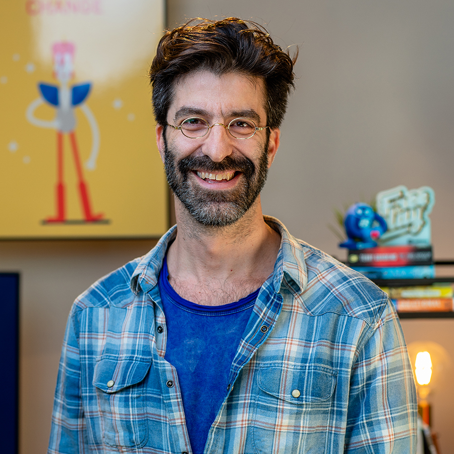 Viola Tomer ironsource 900×900